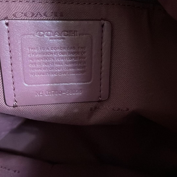 Coach Pebbled Leather Chelsea 32 Rouge Pink Hobo - LIKE NEW! - Picture 4 of 4